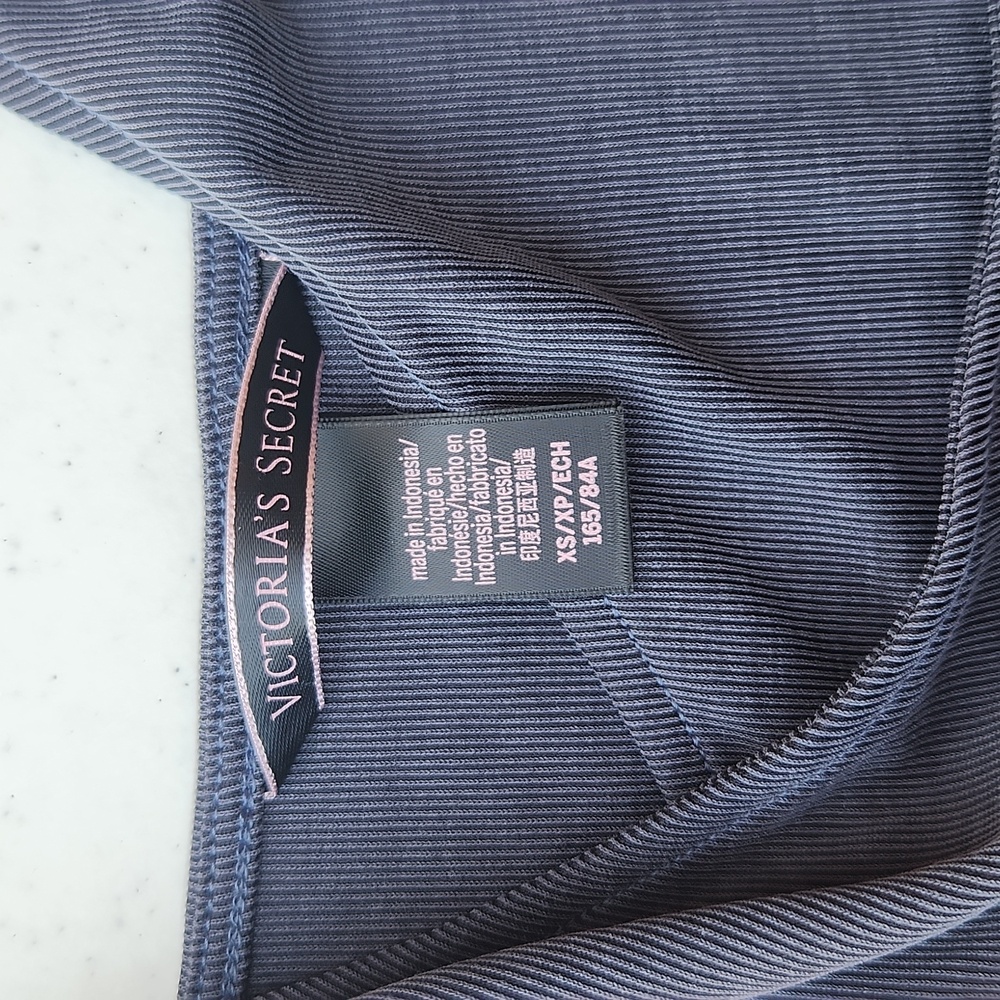 Victoria's Secret Ribbed Crop Tank - Picture 2 of 2
